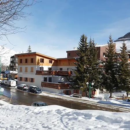 Vacanceole - L'edelweiss 3*