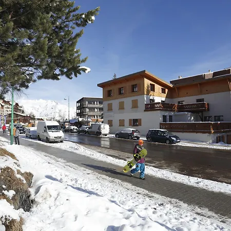 Vacanceole - L'edelweiss 3*