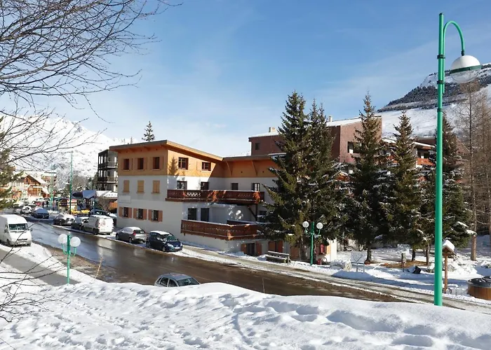 Vacanceole - L'edelweiss 3*