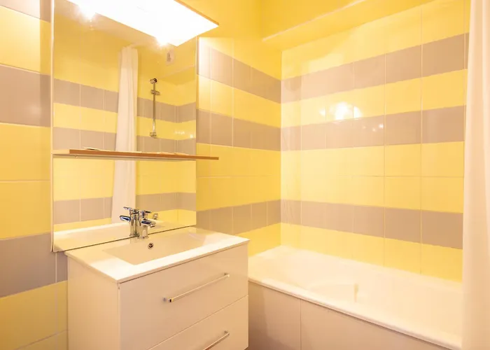 Апарт-отель Vacanceole - L'edelweiss Ле дез Альп