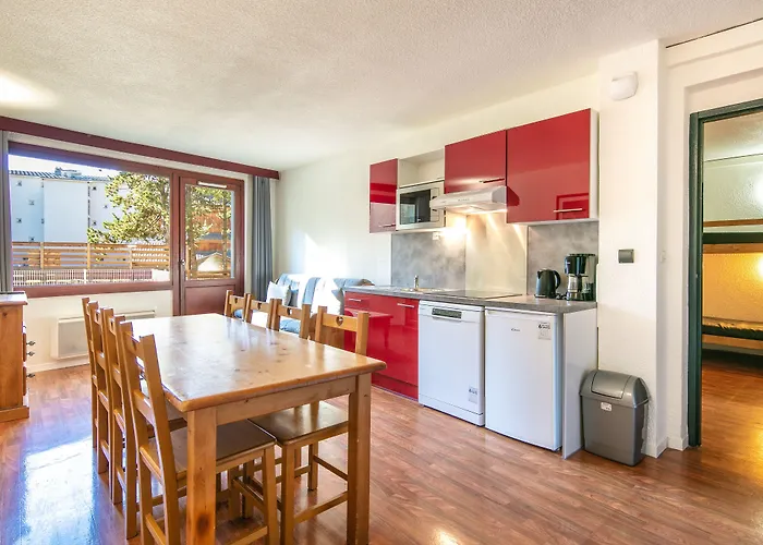 Апарт-отель Vacanceole - L'edelweiss Ле дез Альп